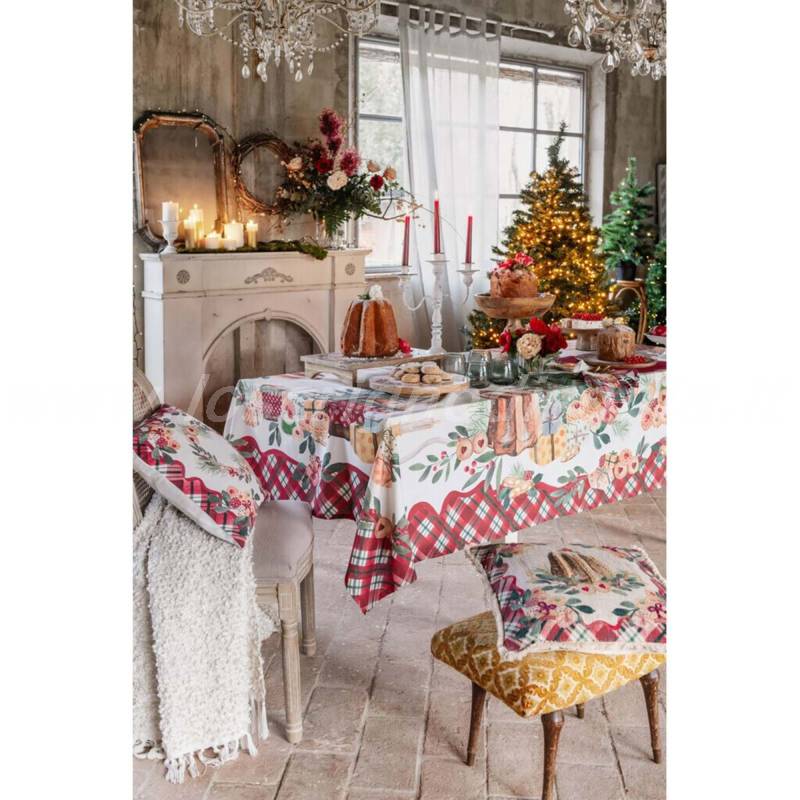 Tovaglia natalizia della collezione La Patisserie firmata Blanc Mariclò. Vista ambientata