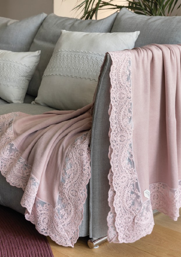 Plaid Cornice Pizzo Corinzio Chez Moi in maglia di viscosa colore Rosa Antico - 140 x 180 cm