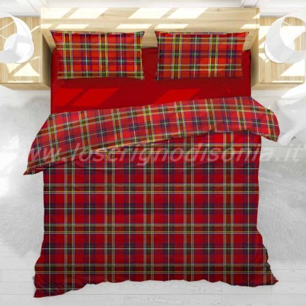 Parure copripiumino matrimoniale, colore rosso, in flanella di cotone, con stampa tartan. Vista dall'alto