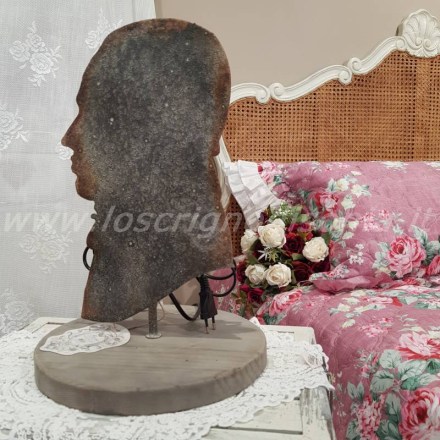 Lampada da tavolo con busto di un uomo, serie Certosa firmata Blanc Mariclò. Vista laterale