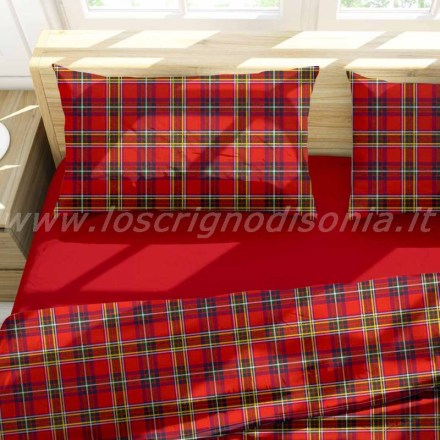 Lenzuola di flanella matrimoniali con stampa tartan, in stile country chic, di colore rosso. Vista dall'alto