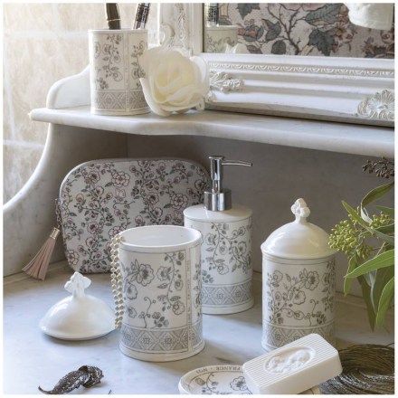 Portaspazzolini shabby in ceramica decorata della serie Paradis Fleuri di Mathilde M. Vista frontale