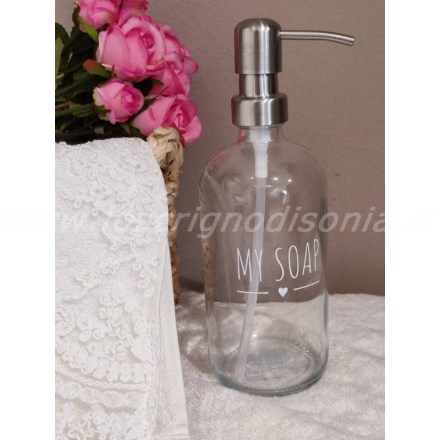 Dispenser sapone in vetro con scritta 'MY SOAP', serie My Home firmata Nuvole di Stoffa. Vista frontale