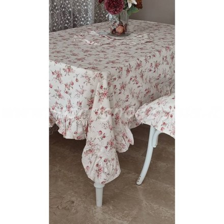 Tovaglia rotonda con volant e decoro floreale della serie Garden di Lovely Shabby. Vista ambientata