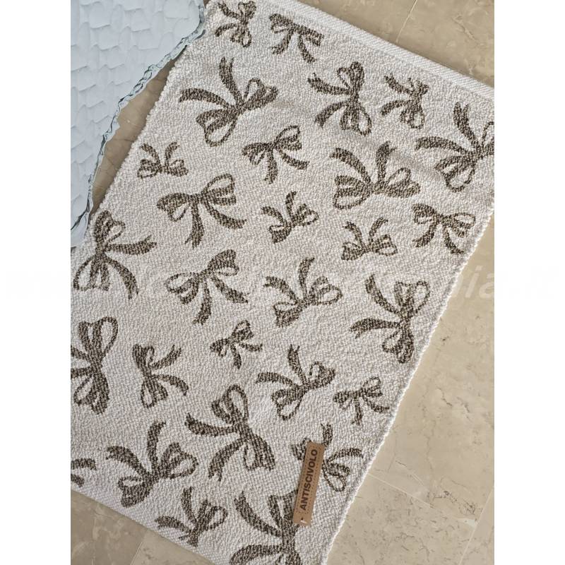 Tappeto Decoro Fiocchetti 50x80 cm con Antiscivolo Colore Bianco – Lovely Shabby
